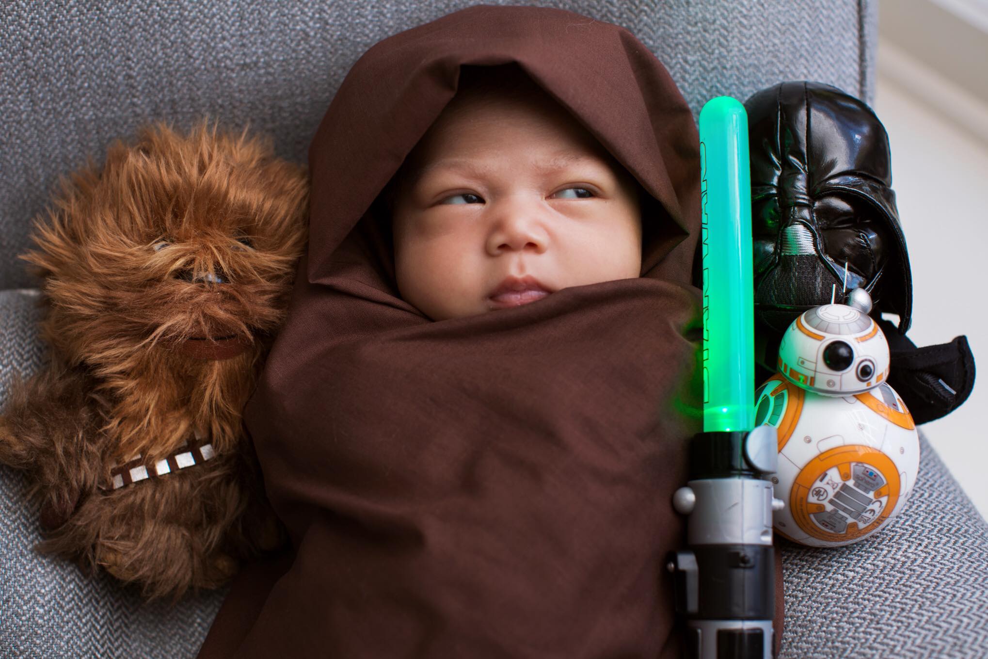 La piccola Max Zuckerberg travestita da maestro Jedi.