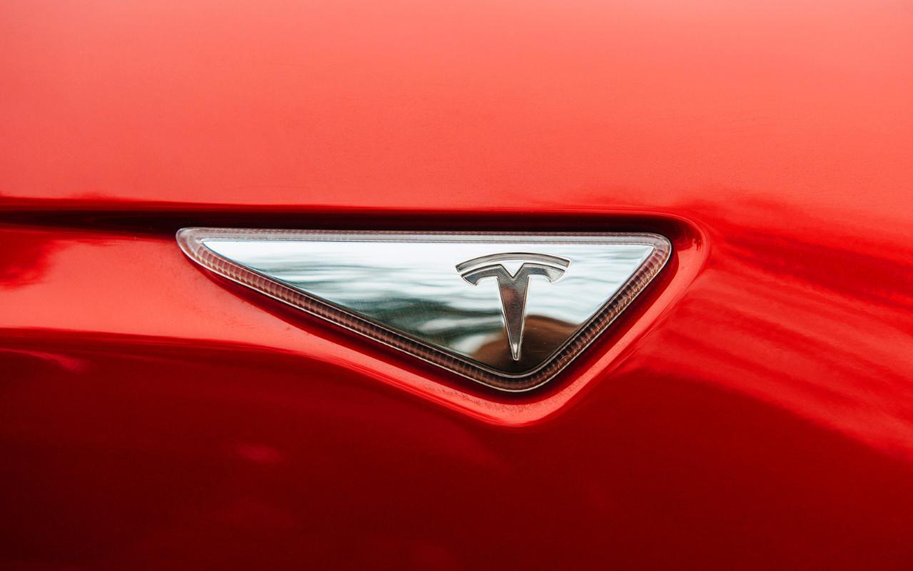 Logo Tesla - Fonte Depositphotos - themagazinetech.com