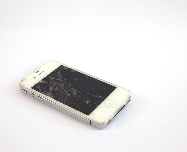 Uno dei primi iPhone sul mercato - Fonte Depositphotos - themagazinetech.com