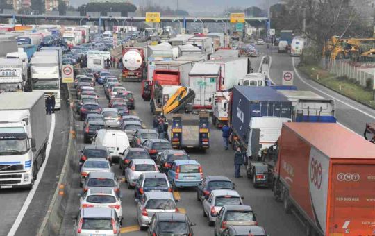 Traffico casello telepass